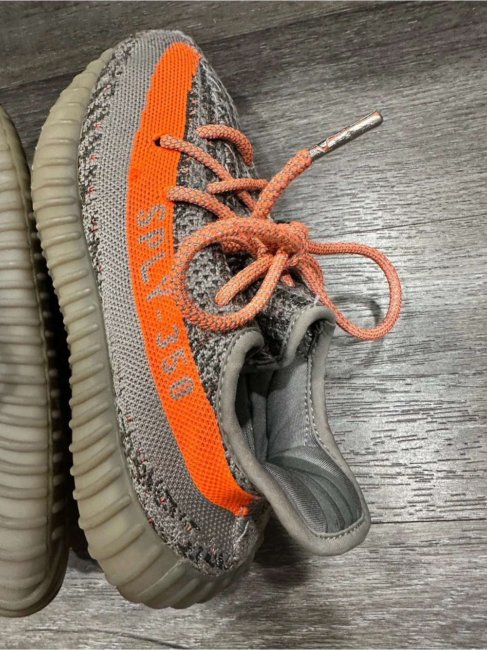Yeezy Boost 350 V2 Gray with Orange Stripe Athletic Shoes Boys Size 5